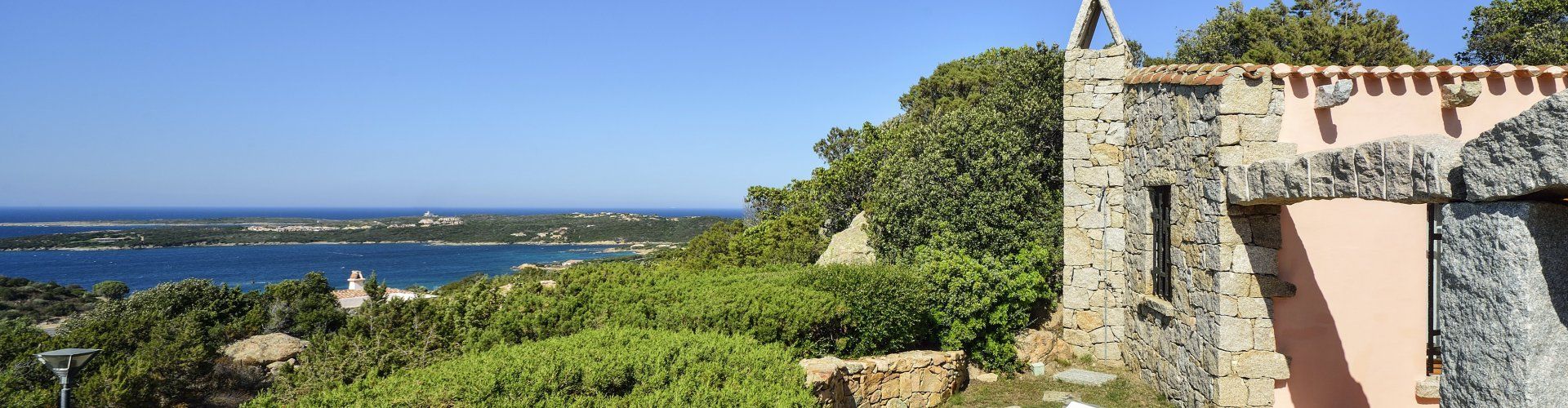Villa Domus 9d | View of Villa Domus 9d and the sea View of Villa Domus 9d and the sea