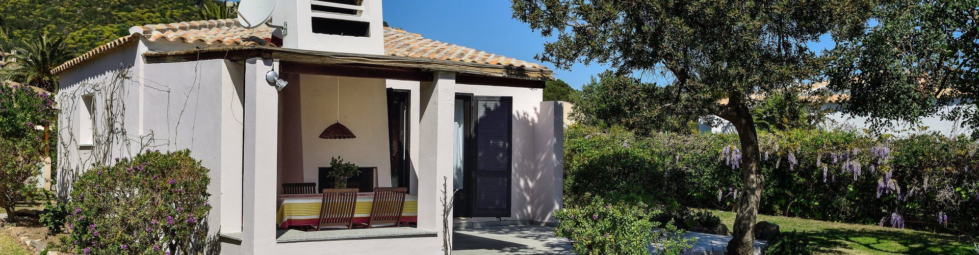 Villetta 9 | Single standing villa villa inmidst of a private garden Villetta 9 indipendent villa inmidst of a private garden