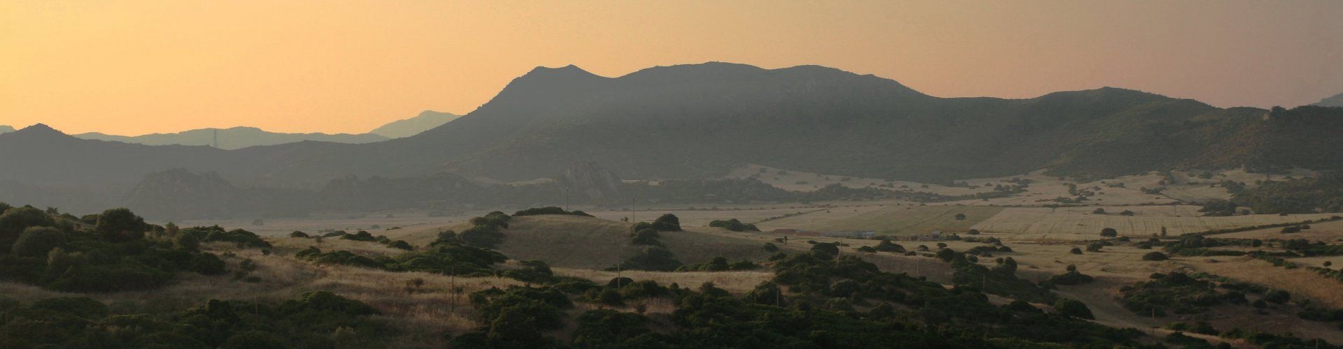 Villa Caroline | Area around the stylish, exclusive villa at sunset Sardinia