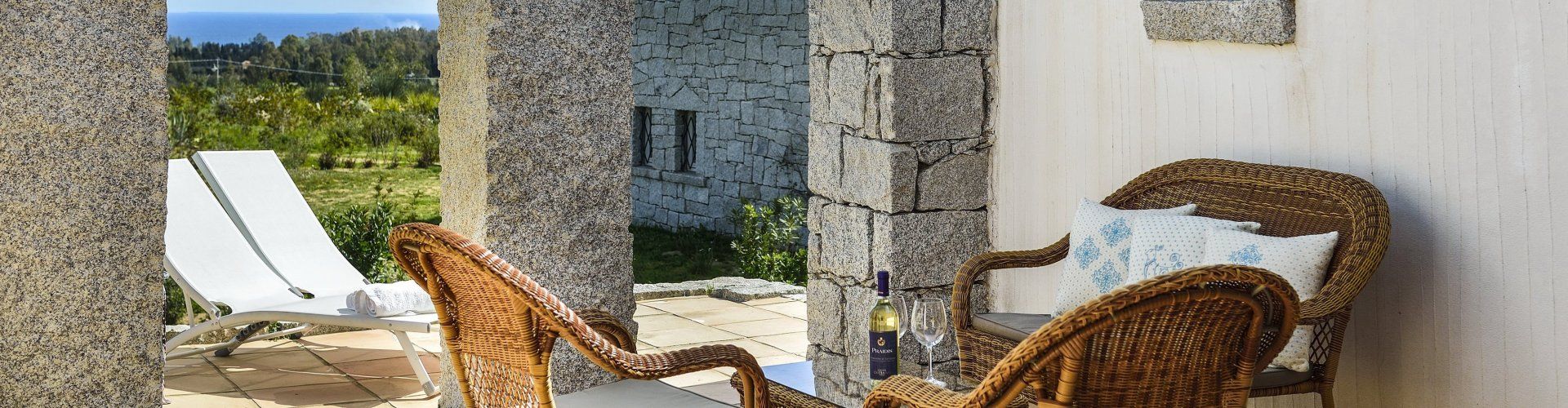 Terrasse with lounge couch and sea view