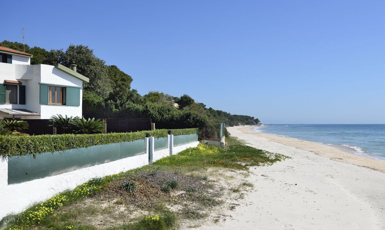 Spacious beach villa with garden near Pula