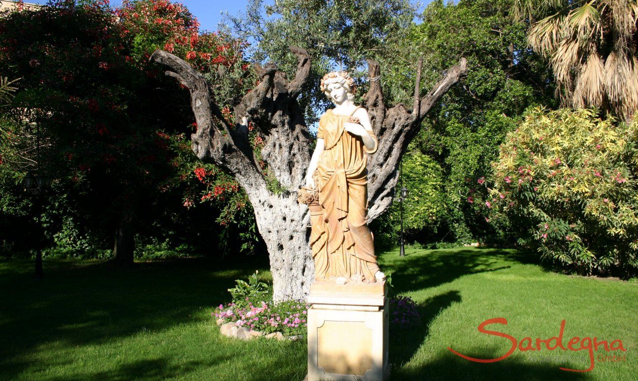 Statue in Cagliari