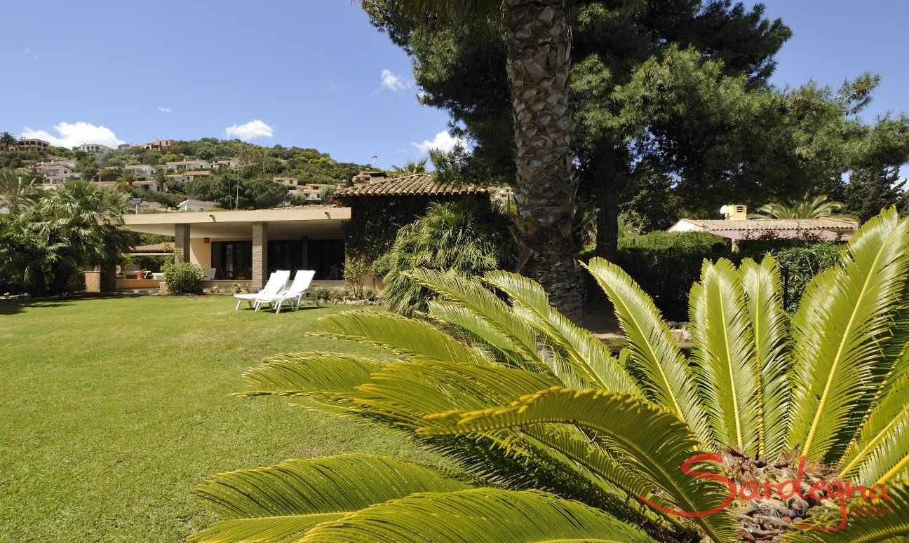 Villa Palme | Groomed, big garden in front of the house Groomed, big garden in front of the house