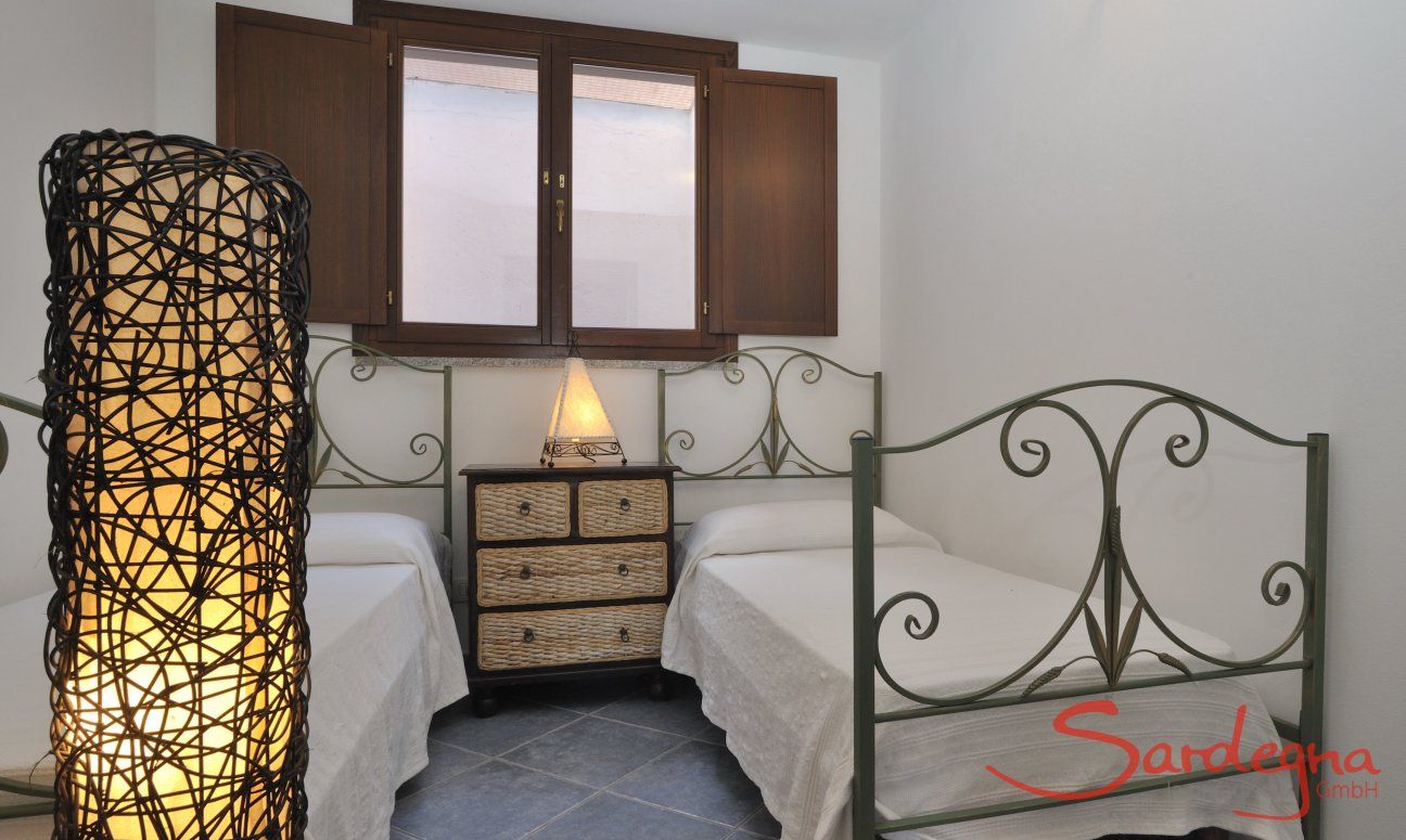 Apartment Castededdu 4 | Bedroom 2 with two single beds Bedroom 2 with two single beds