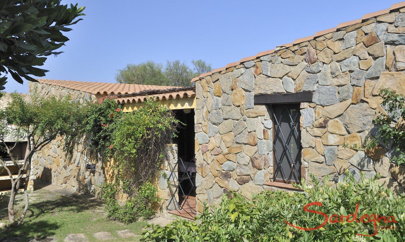 Casa Meloni 1 | Entrance with mediteranean garden Casa Meloni 1