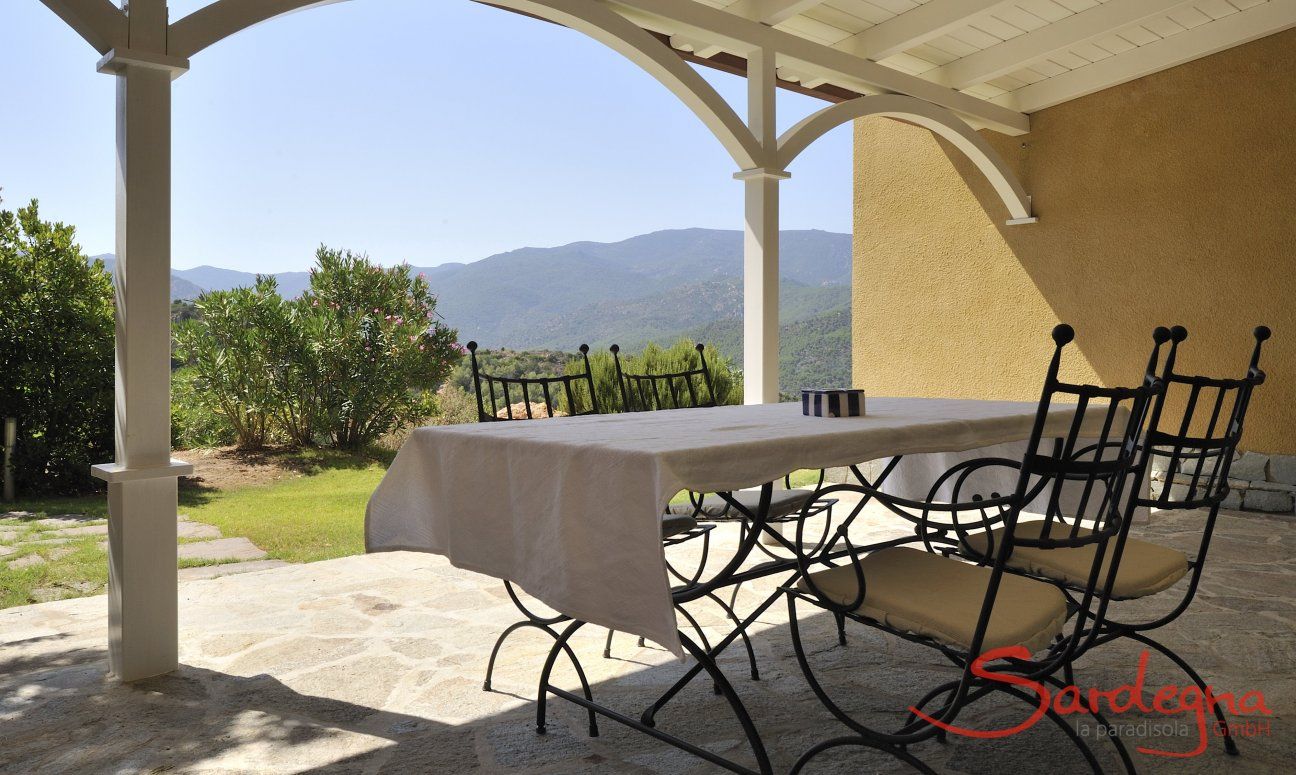 Villa Aquila Giardino | The terrace as the centre of Mediterranean life Terrace
