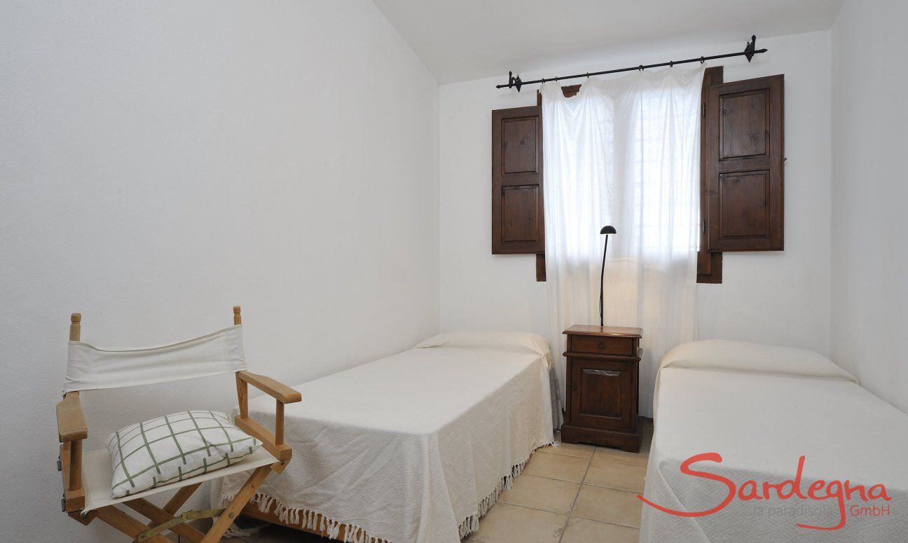 Villa Fiori 4 | Bedroom 2 with two single beds Bedroom 2 with two single beds