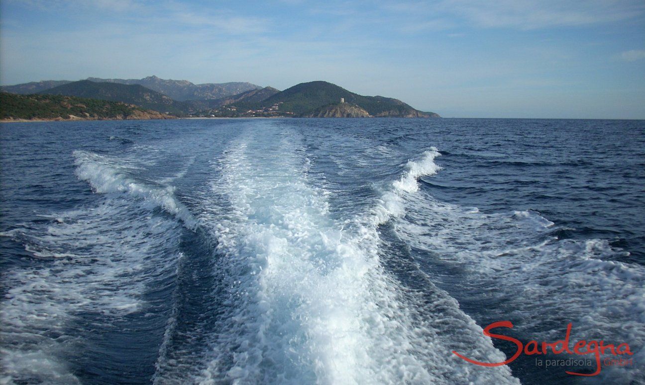 Motorboat Excursions | Conquer the sea with a motorboat Sardinia