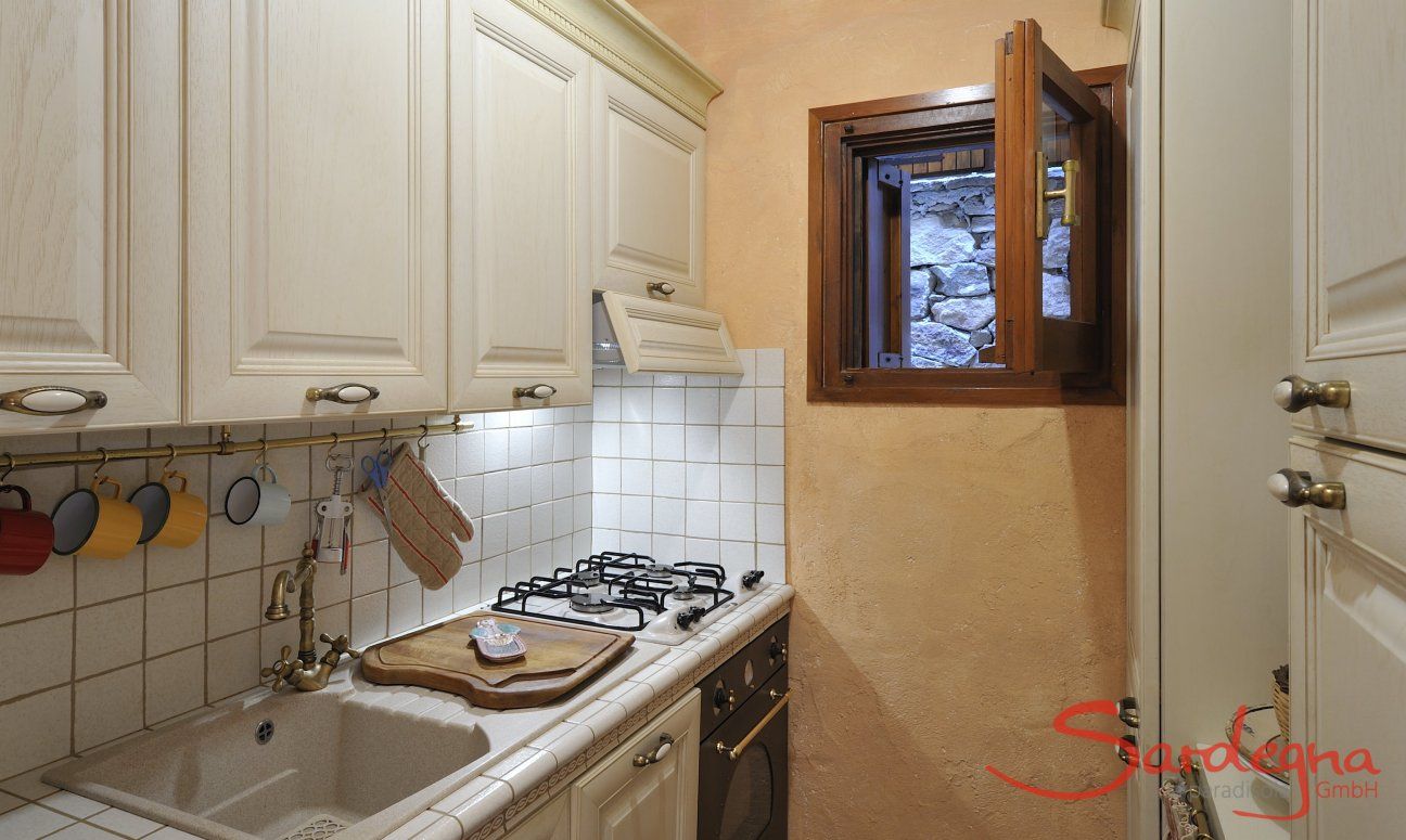 Apartment Country Club 1 | White, small kitchen White, small kitchen