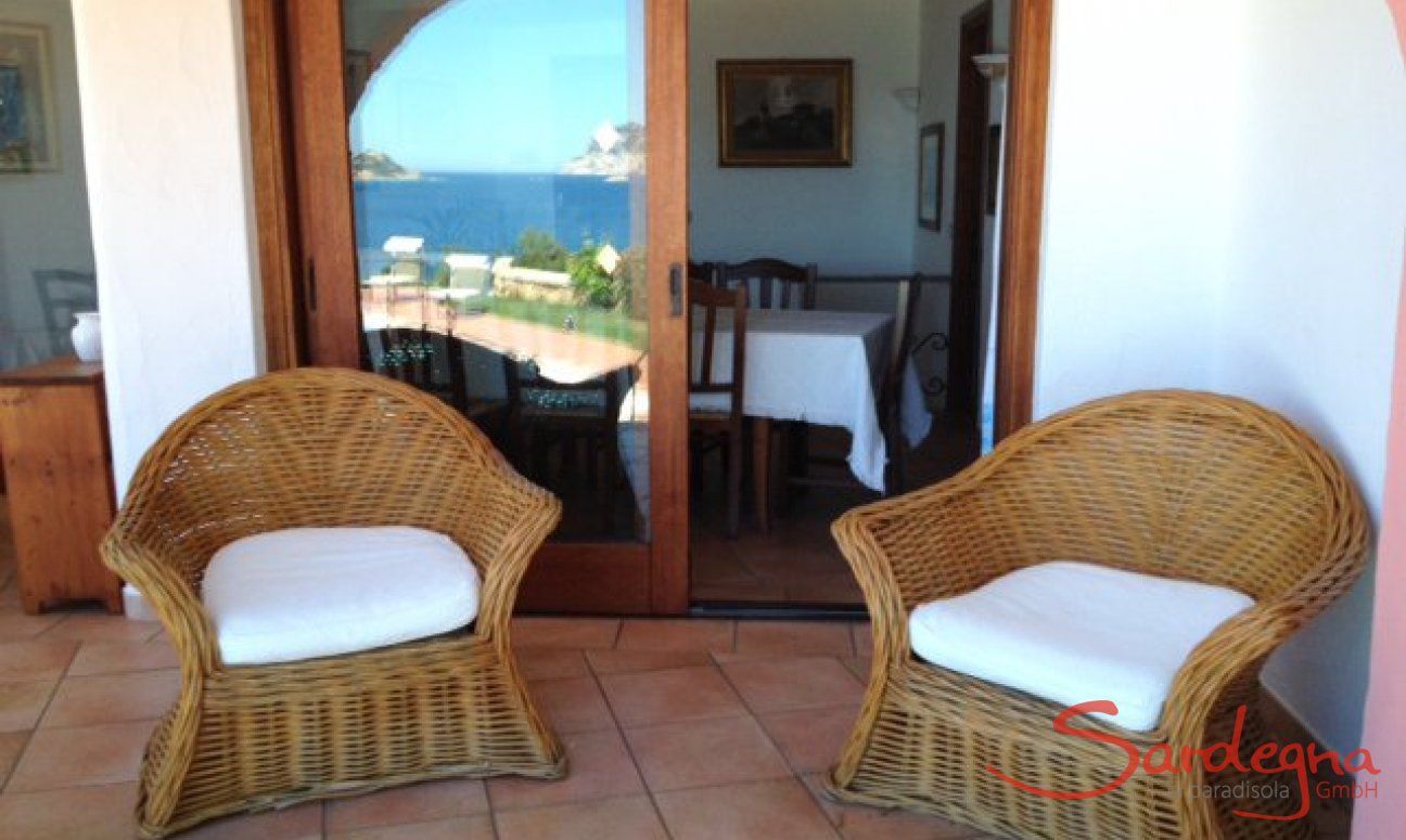 Villa Cala Ginepro | Relaxing on the terrace Relaxing on the terrace