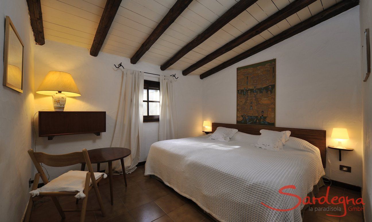 Su Faru 4 | Bedroom 1 with a double sized bed Bedroom 1 with a double sized bed
