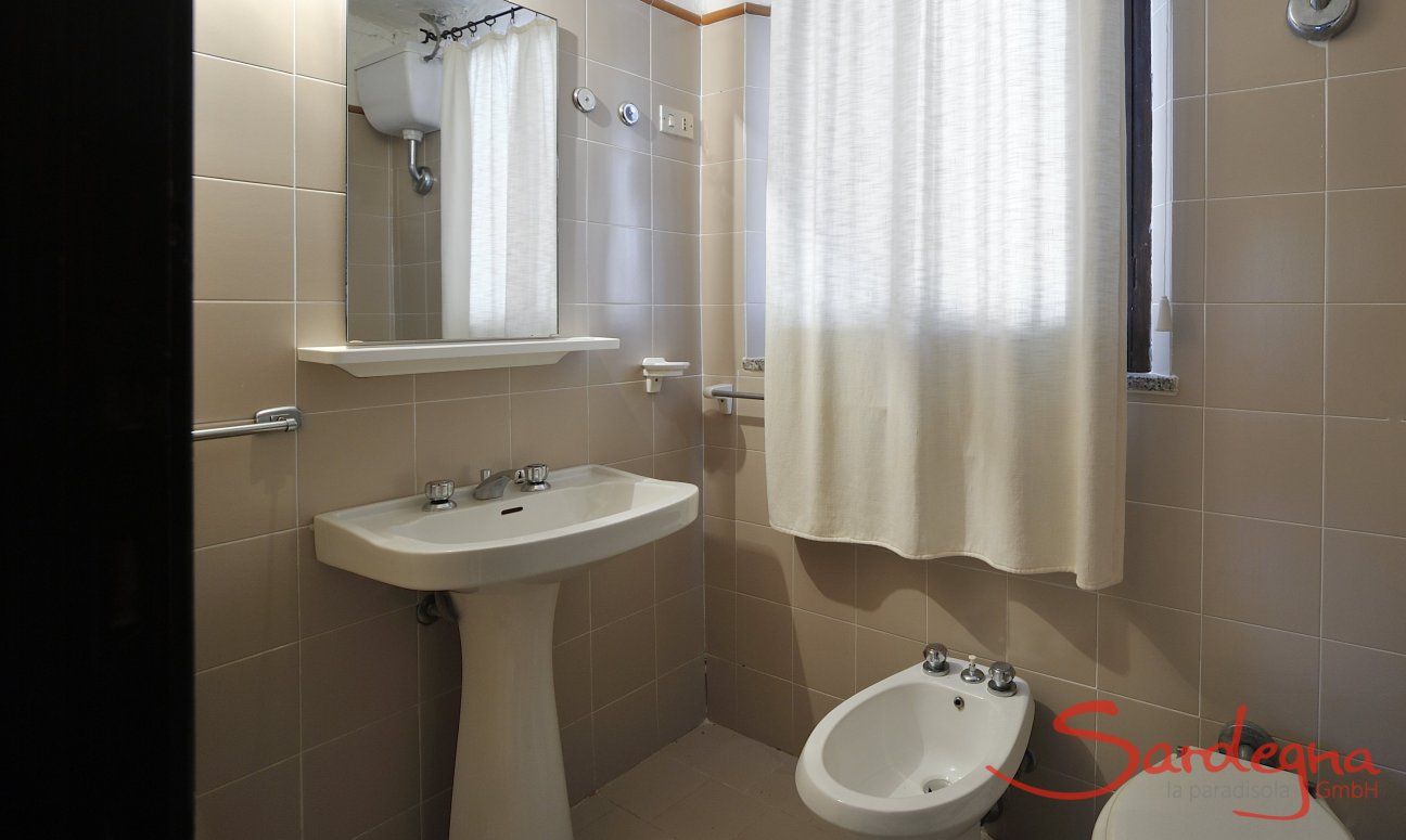 Casa Su Faru 5 | Bath 2 with shower and bidet Bath 2 with shower and bidet