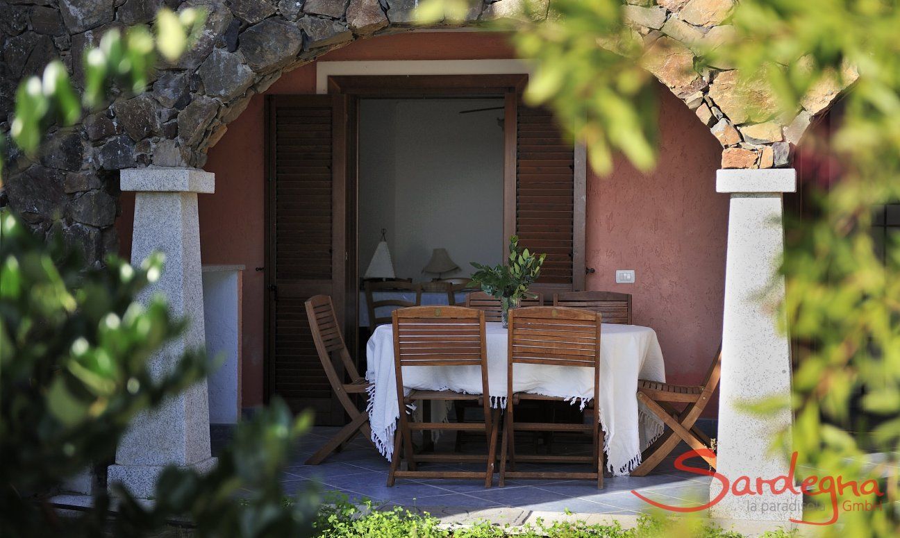 Apartment Castededdu 8 | Dining area on the terrace Dining area outside