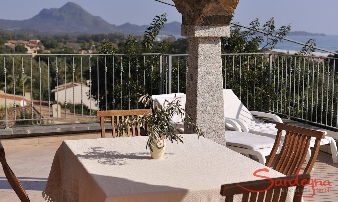 Apartment Castededdu 3 | Terrace with dining tabe and sea view Terrace with dining tabe and sea view