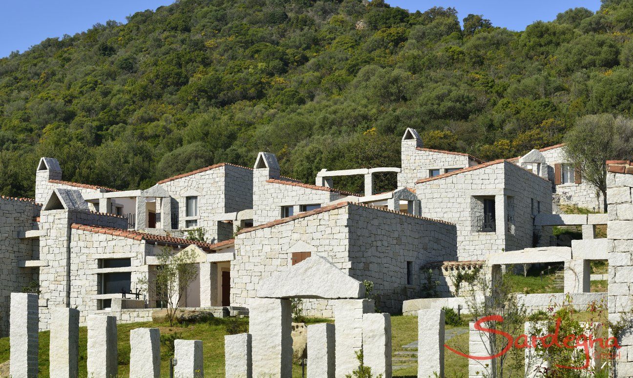 Li Conchi 25 | Li Conchi with its houses in granite rock Li Conchi with its houses in granite rock
