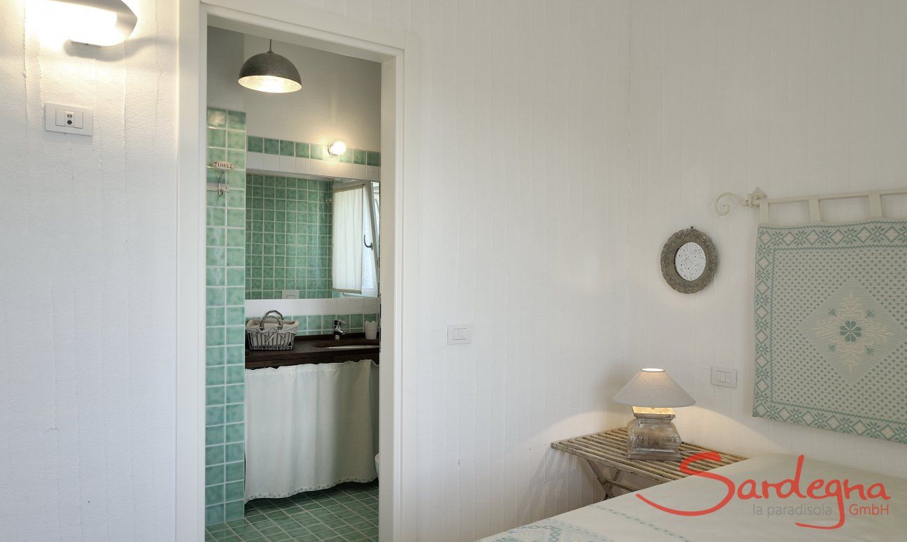 Li Conchi 25 | Bedroom 1 with ensuit bath View to the Bathroom and Bedroom