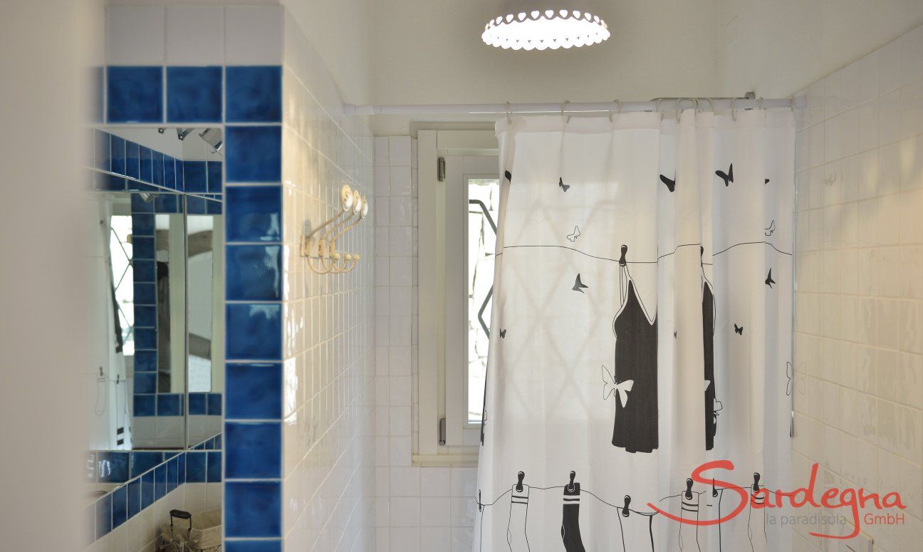 Li Conchi 11 | Bath groundfloor Bath groundfloor