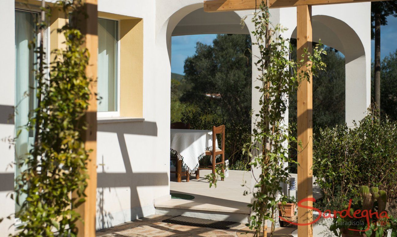 Villa Caterina | Pergola with mediterranean plants Pergola