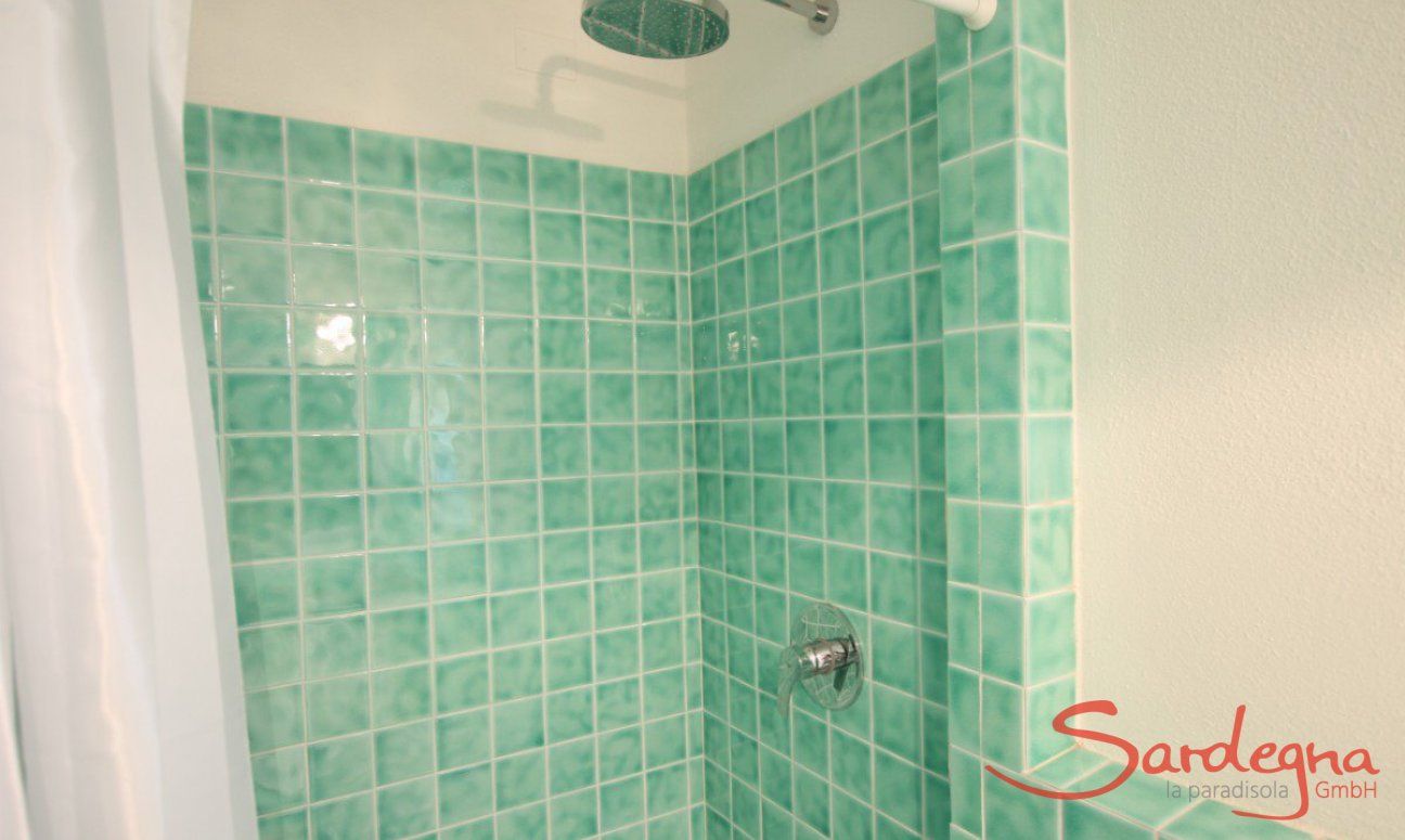 Li Conchi 32 | Shower bathrrom 2 Shower bathrrom 2
