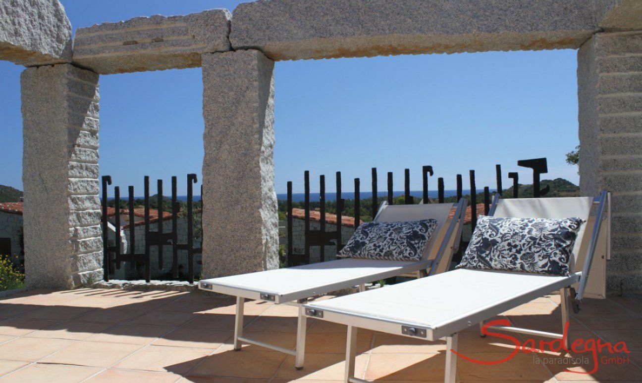 Li Conchi 32 | Terrace with sundbeds and sea view Terrace with sundbeds