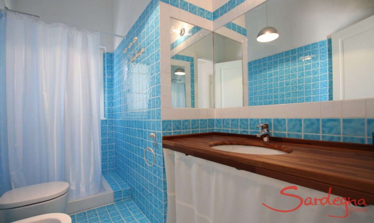 Li Conchi 33 | Bath 2 with shower Bath