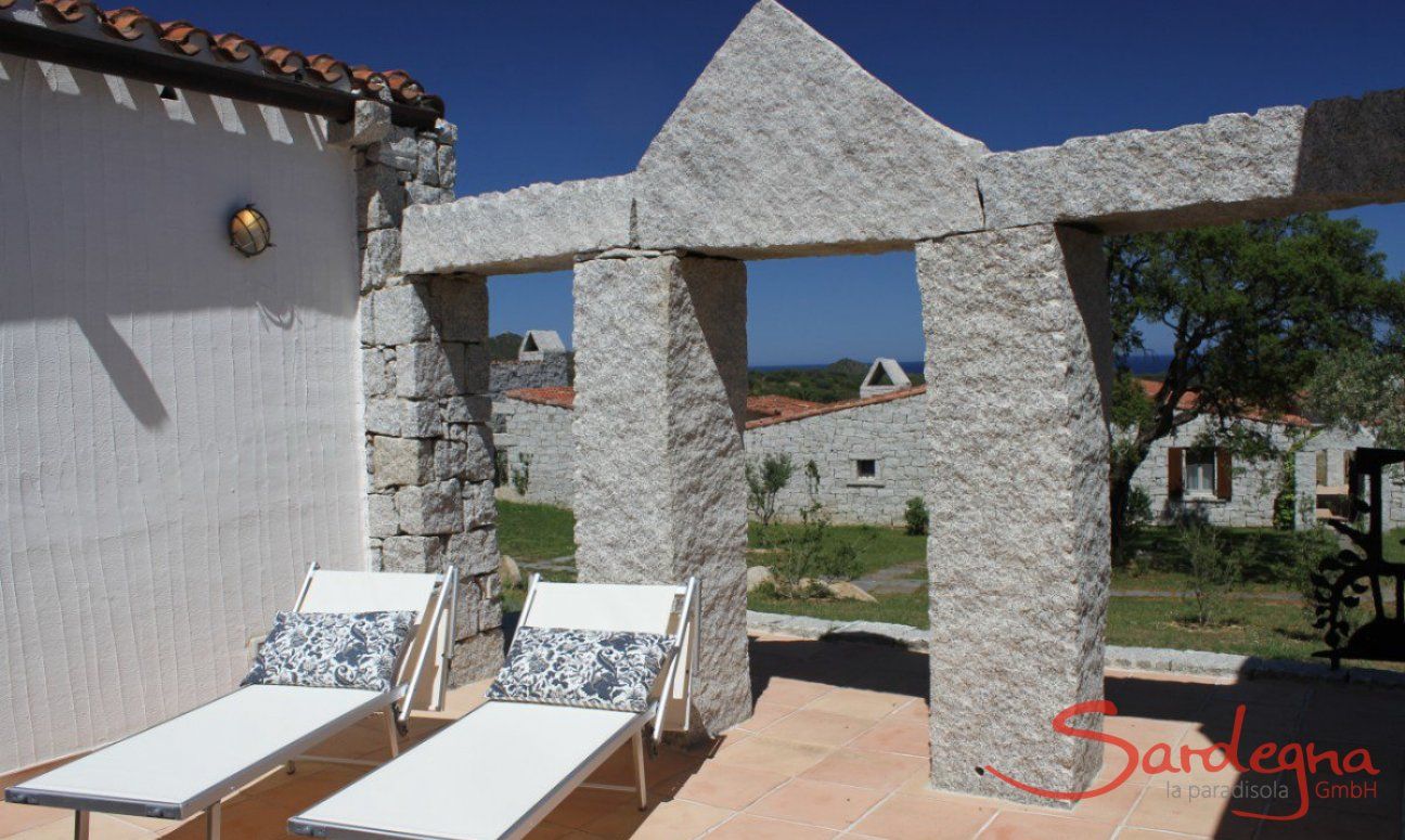 Li Conchi 33 | Patio with sunbeds and sea view Patio