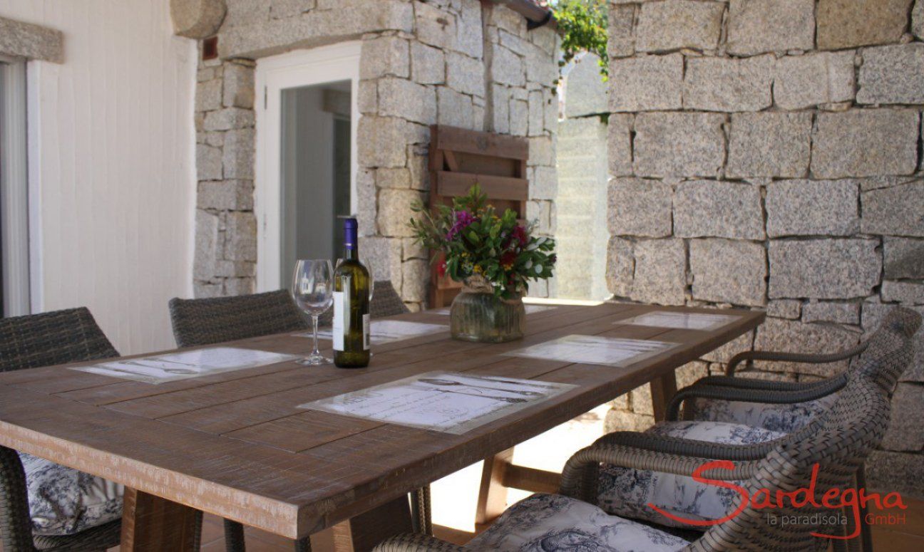 Li Conchi 33 | Eating area on the terrace Seating area outdoor