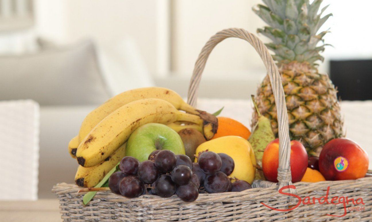 Li Conchi 29 | A friut basket or a small purchase can be delivered to the house for a small fee Fruit Basket