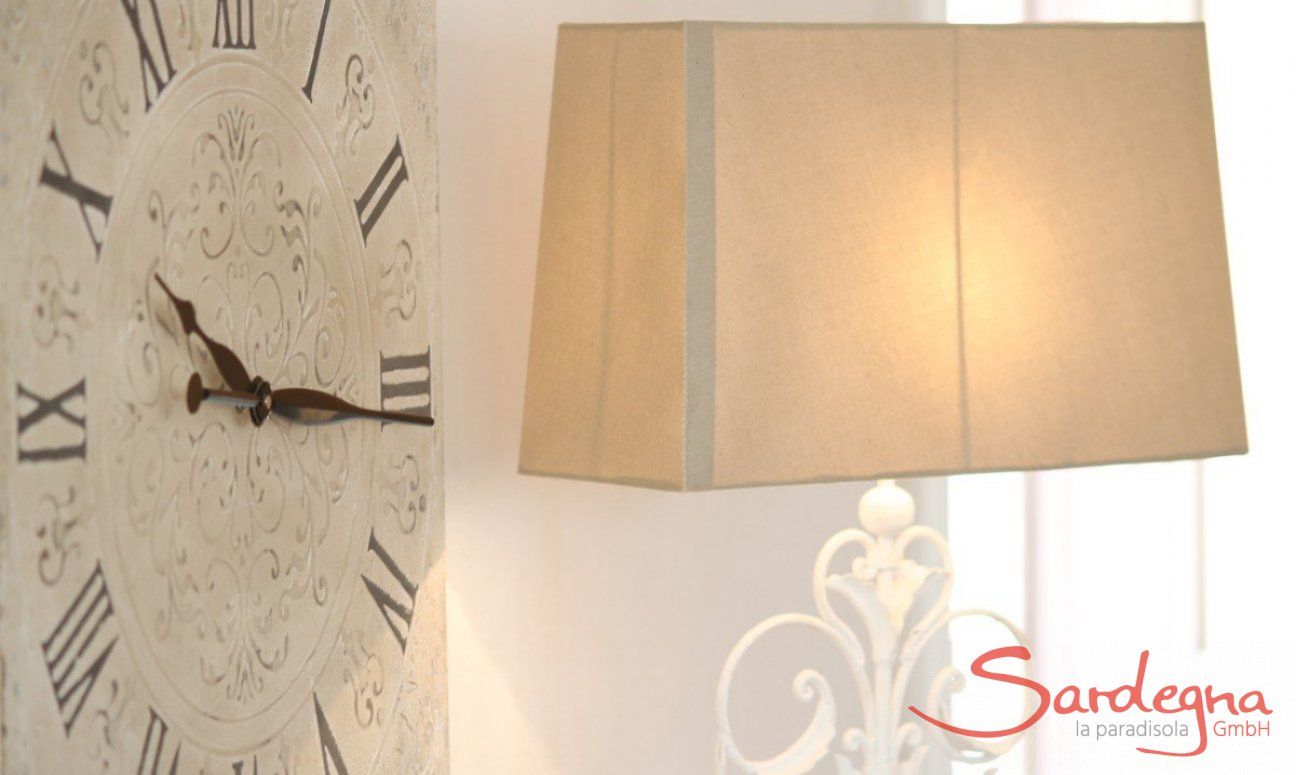 Li Conchi 29 | Furniture details in shabby stile Big clock in shabby stile and lamp