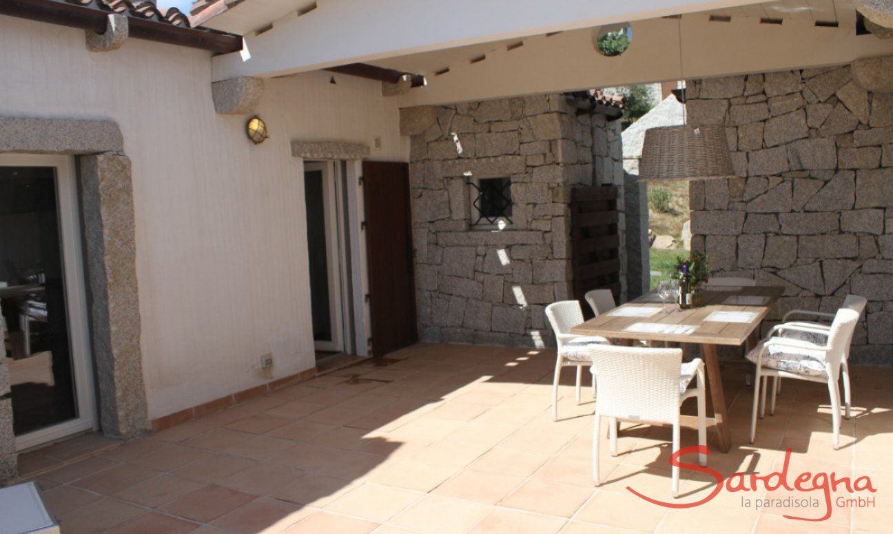 Li Conchi 18 | Seating area outside Seating area outside