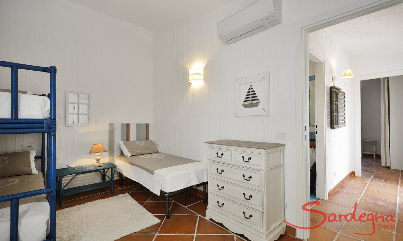 Li Conchi 33 | Bedroom 2 with air conditioning sleeping three people Bedroom