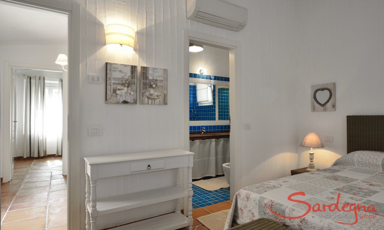 Li Conchi 33 | Bedroom 1 with private bath and air conditioning Bedroom 1