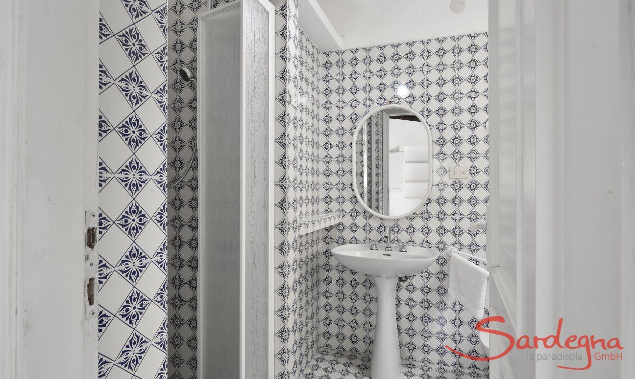 Villa Bella | Ensuite bathroom from bedroom 3 Bath with shower