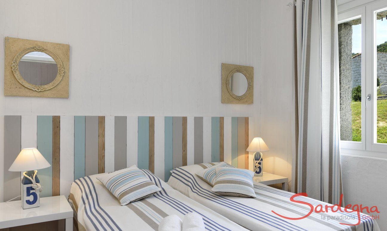 Li Conchi 39 | Bedroom 2 with two single beds Bedroom 2