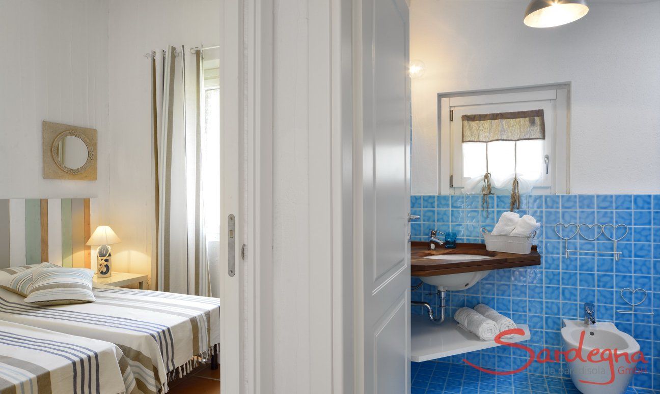 Li Conchi 39 | Bedroom 2 and bathroom 2 Bedroom 2 with private Bathroom