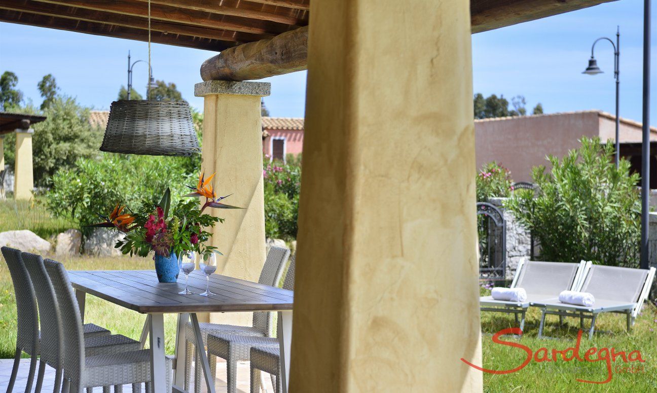 Villa Campidano 7 | Terrace with a view to the groomed and green garden Terrace with garden