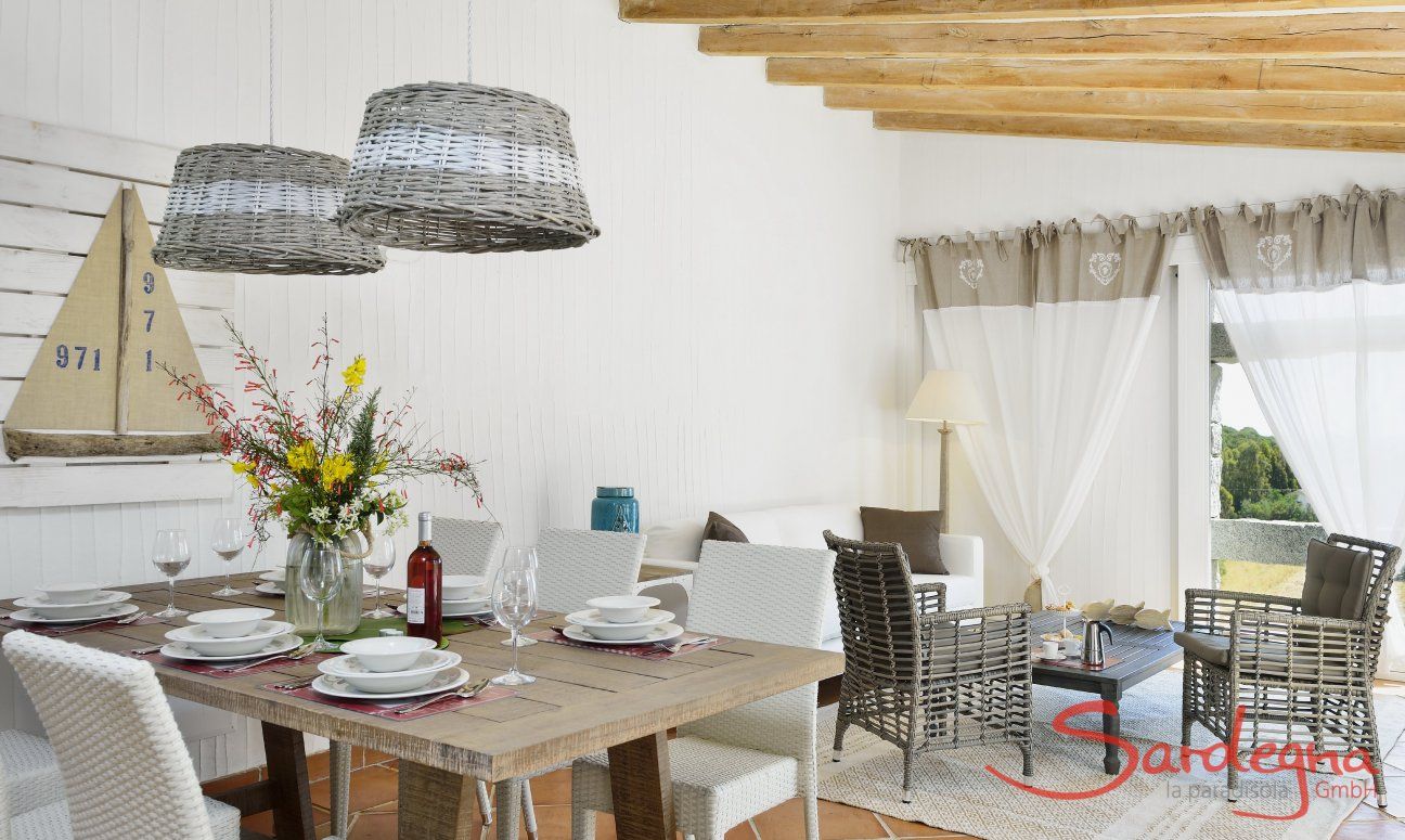Li Conchi 6 | Dining room with a view towards the living area Dining room