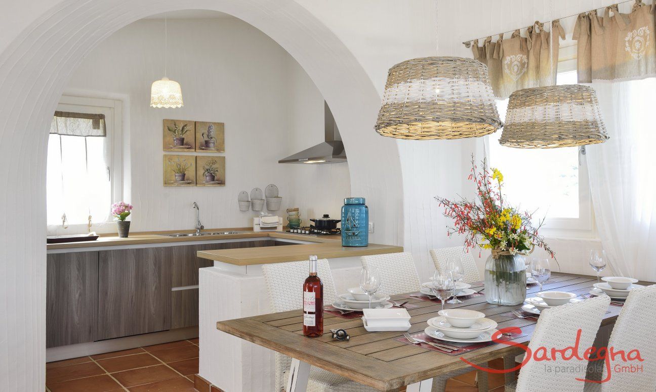 Li Conchi 1 | Dining area and a direct view towards the kitchen Dining room