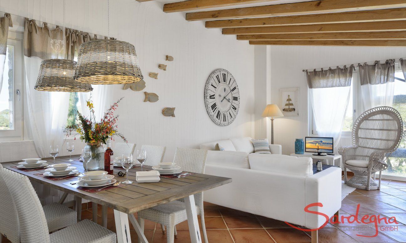 Li Conchi 1 | Dining area right next to the sofa corner Li Conchi 1