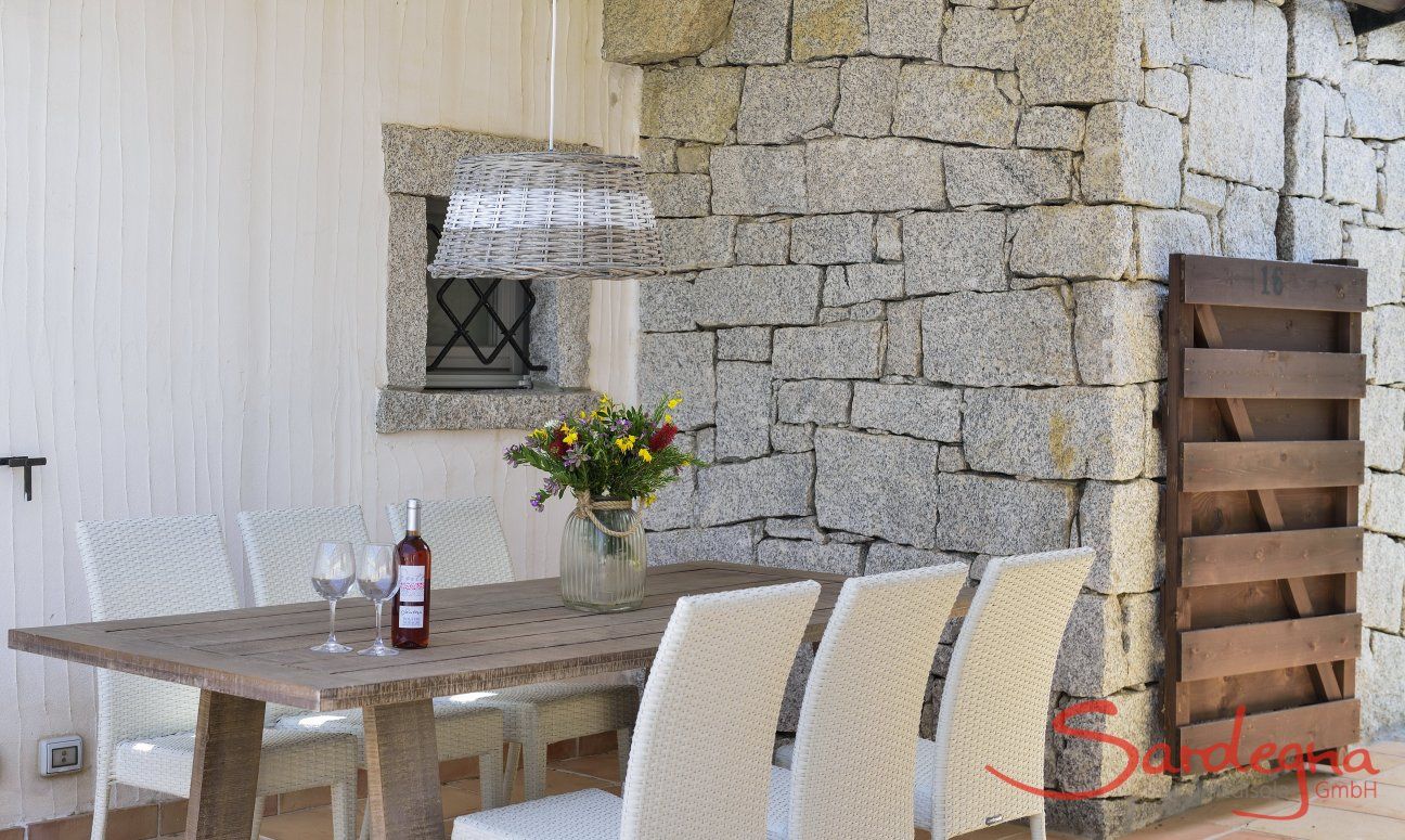 Li Conchi 16 | Terrace with outside dining table Terrace