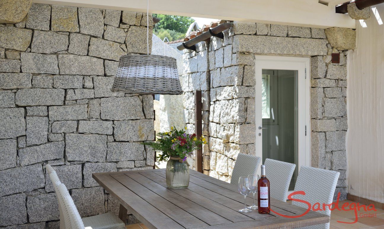 Li Conchi 16 | Outside dining table on the covered terrace Terrace