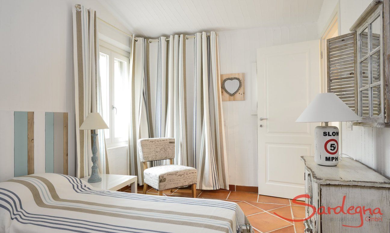 Li Conchi 16 | Bedroom 2 with two single beds Bedroom
