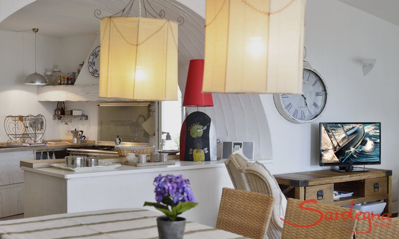 Li Conchi 8 | Dining area with a view towards the open kitchen Dining area