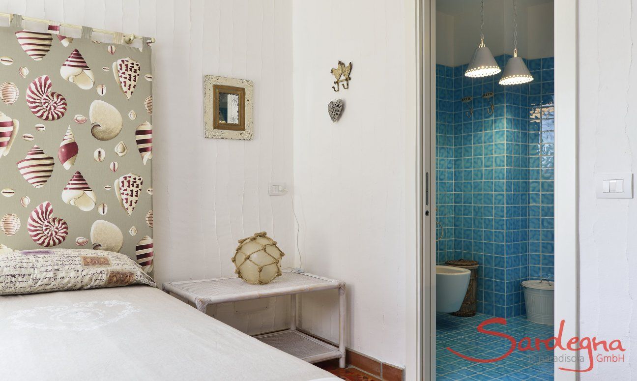 Li Conchi 8 | Ensuite bathroom of the second bedroom Bedroom with ensuite bathroom