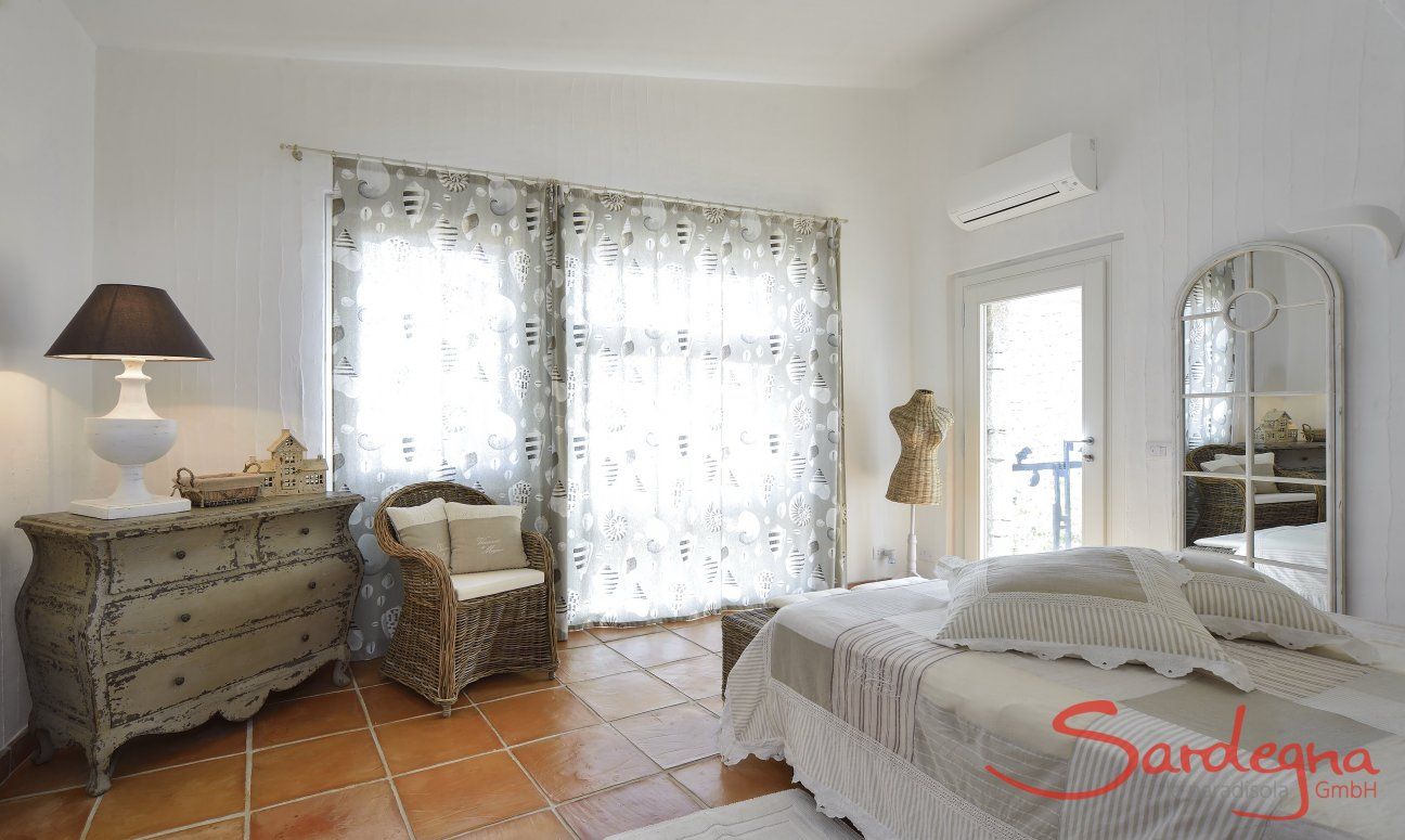 Li Conchi 8 | Bedroom 3 with double sized bed and a huge window front Bedroom 2 with double sized bed