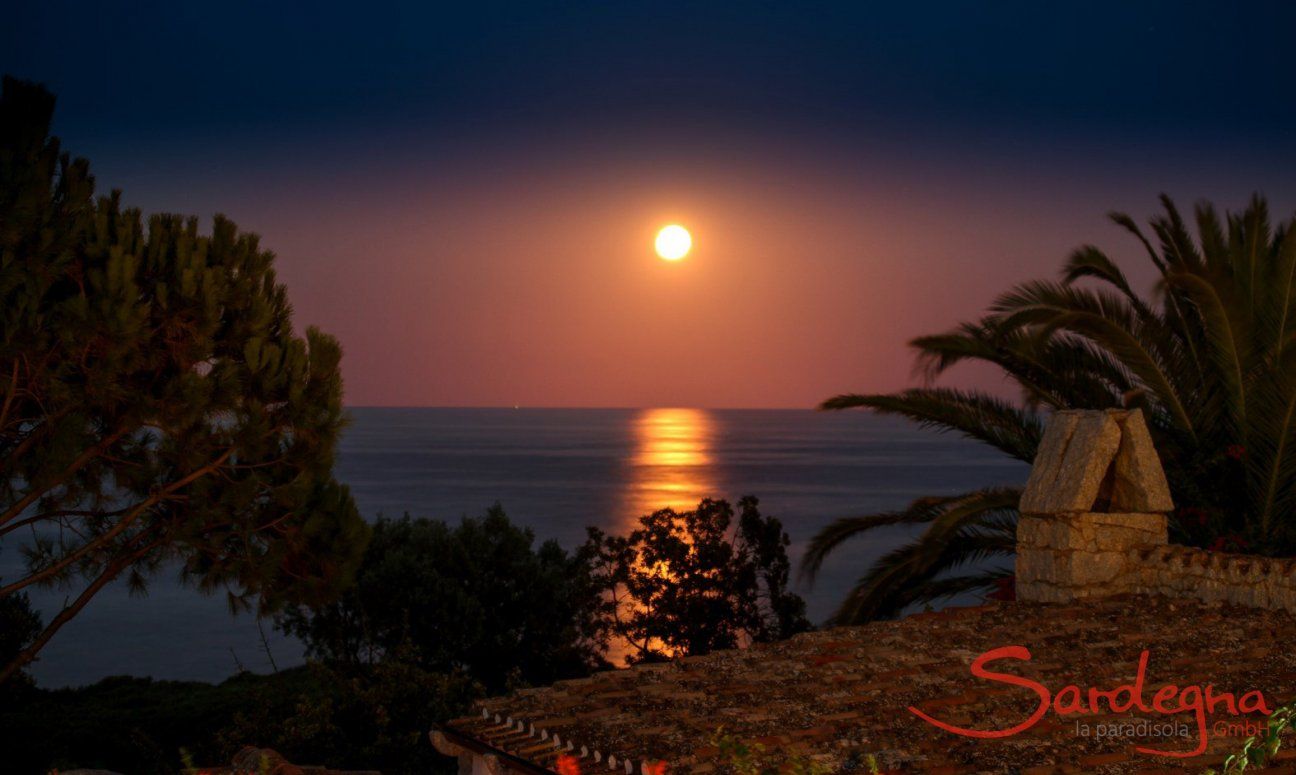 Moon rising over Sant Elmo