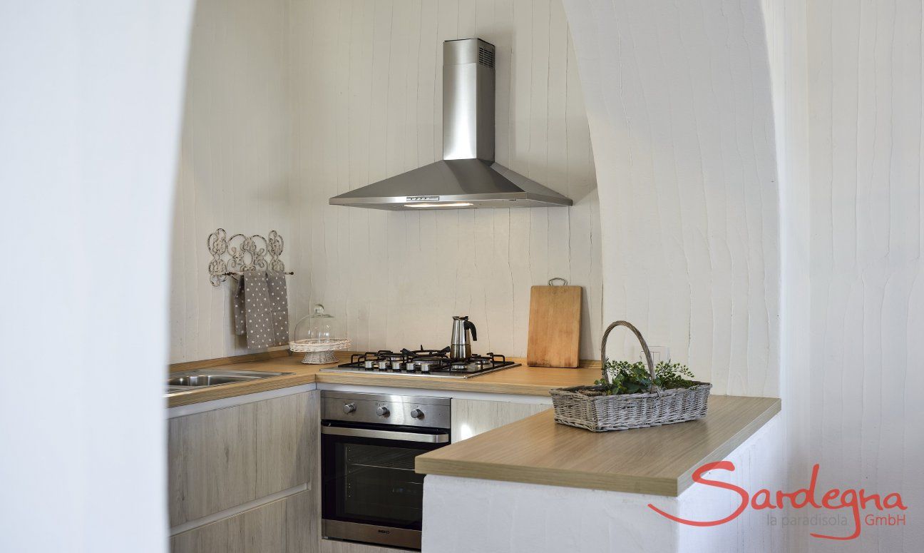 Li Conchi 9 | Kitchen with oven, gas stove and dishwasher Kitchen with oven, gas stove and dishwaser Li Conchi 9, Cala Sinzias