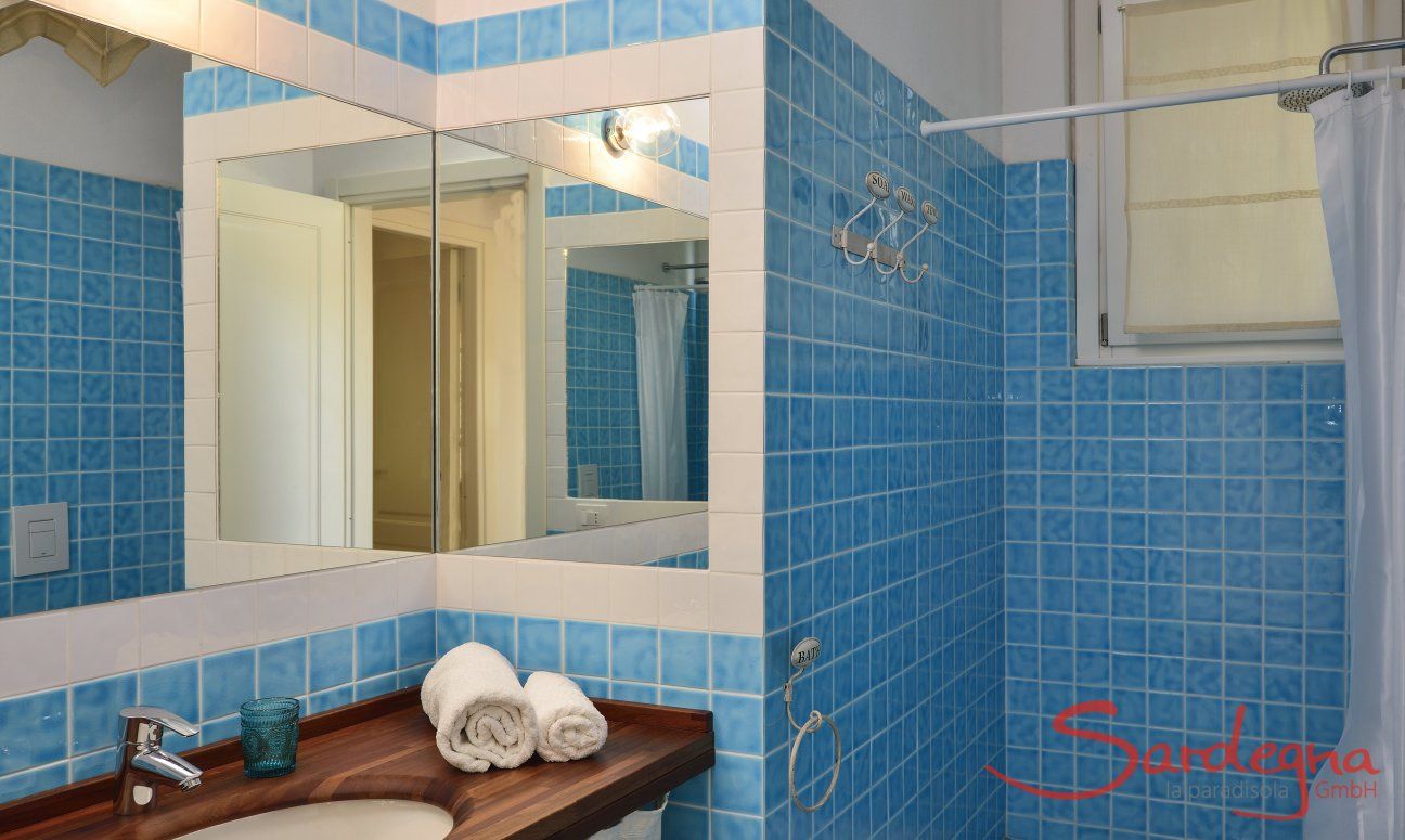 Li Conchi 10 | Second Bathroom Bathroom Li Conchi 10, Cala Sinzias