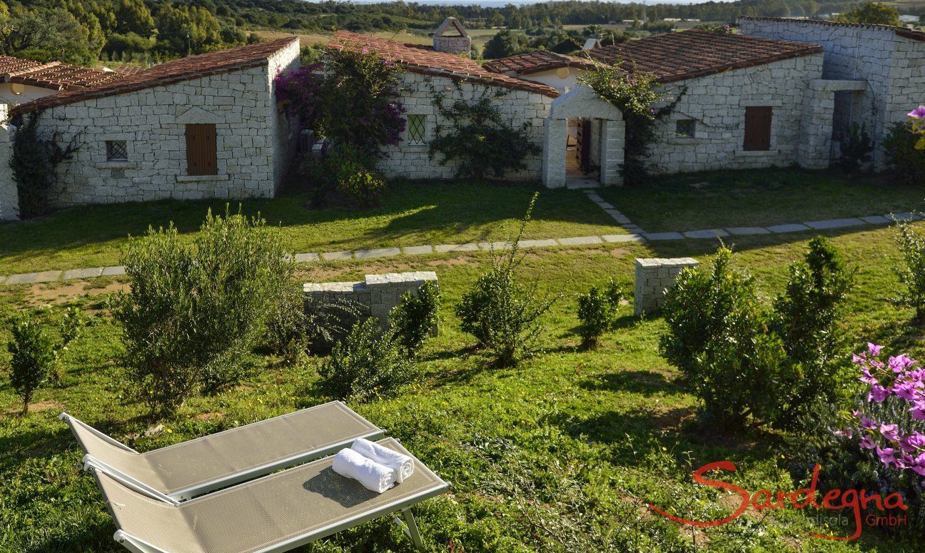 Li Conchi 17 | Garden in front of the house Garden in front of the house
