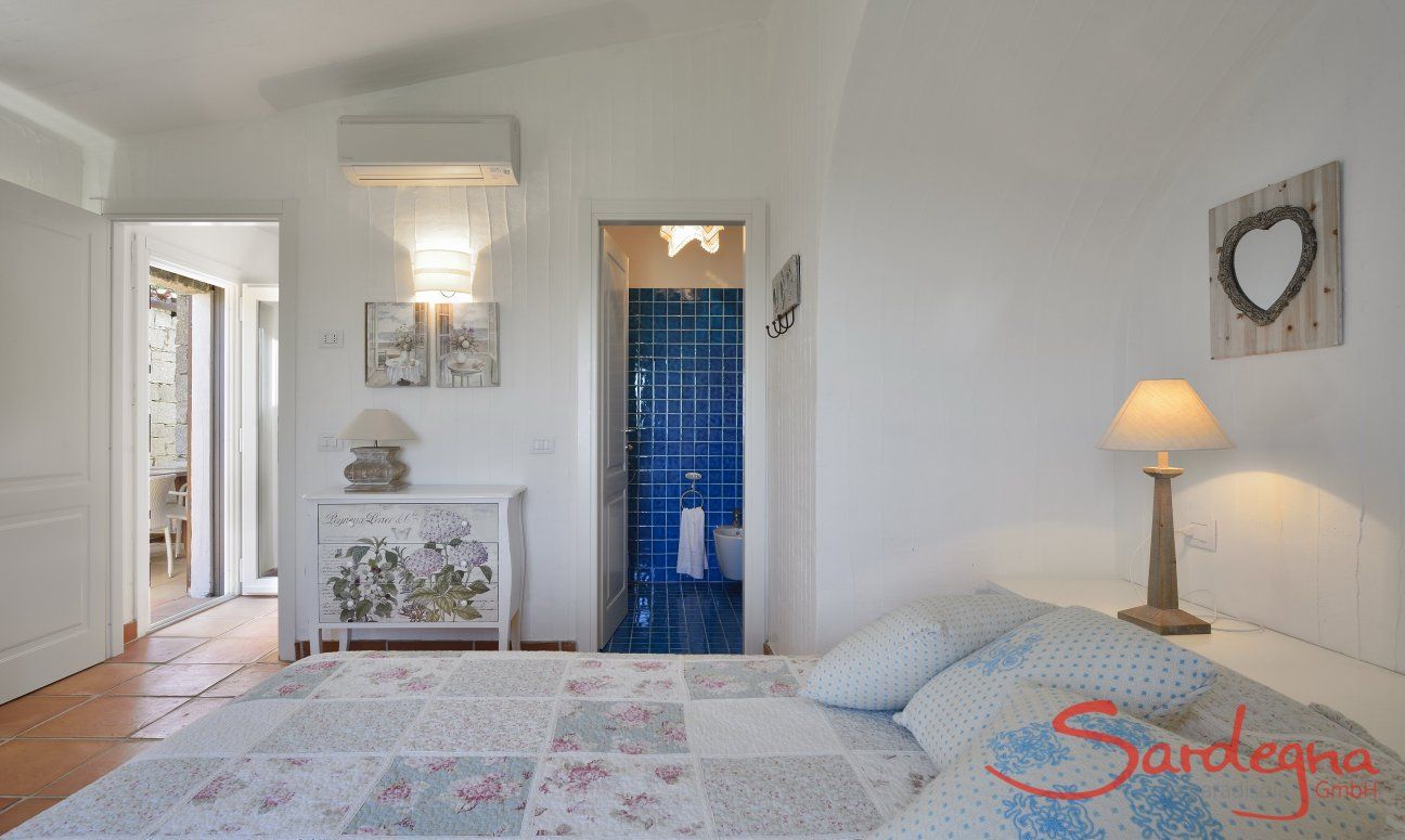 Li Conchi 17 | Bedroom 1 with Ensuite Bathroom Bedroom 1 with Ensuite Bathroom
